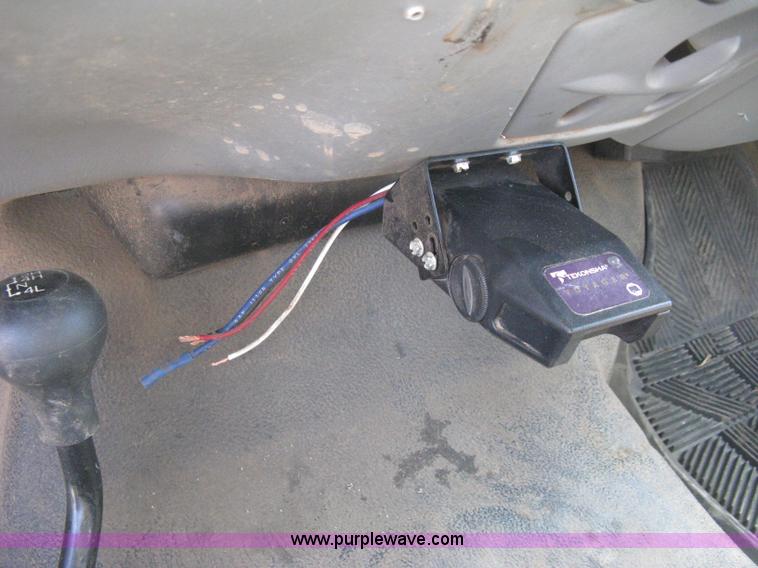 image for item H6485 2004 Ford F250 Super Duty XL SuperCab pickup truck