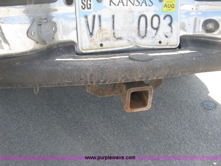 image for item H6485 2004 Ford F250 Super Duty XL SuperCab pickup truck