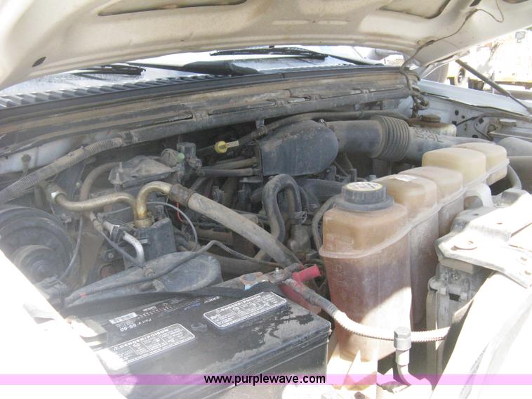 image for item H6485 2004 Ford F250 Super Duty XL SuperCab pickup truck