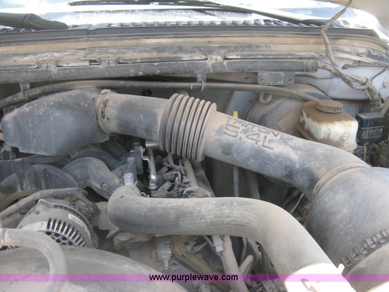 image for item H6485 2004 Ford F250 Super Duty XL SuperCab pickup truck