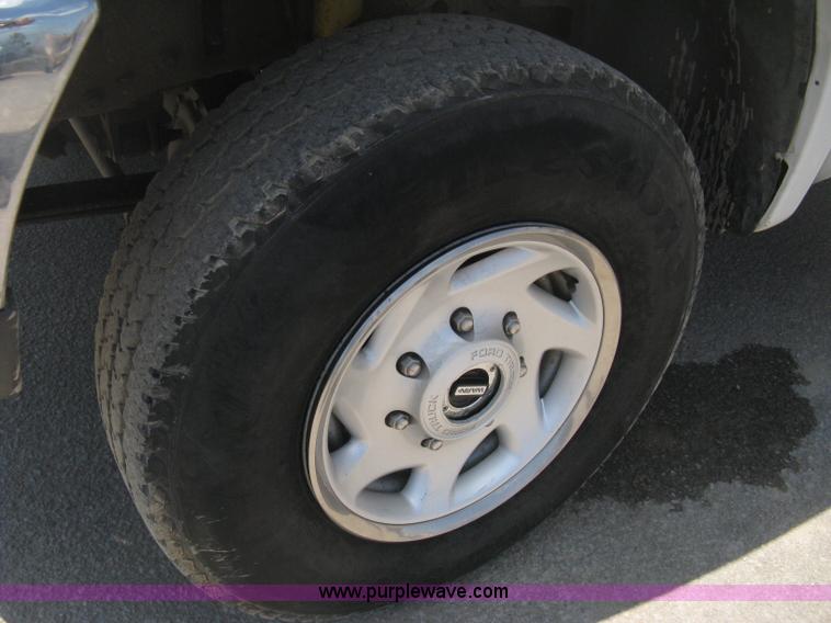 image for item H6485 2004 Ford F250 Super Duty XL SuperCab pickup truck