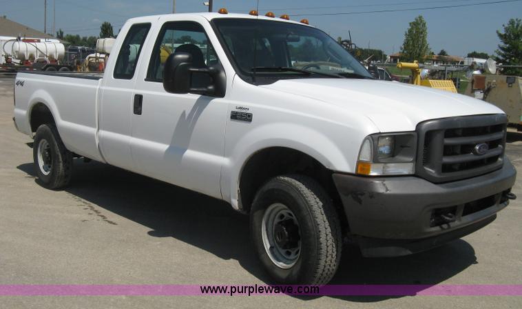 image for item H6487 2003 Ford F250 Super Duty XL SuperCab pickup truck