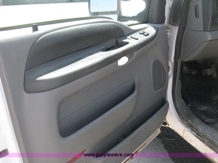 image for item H6487 2003 Ford F250 Super Duty XL SuperCab pickup truck