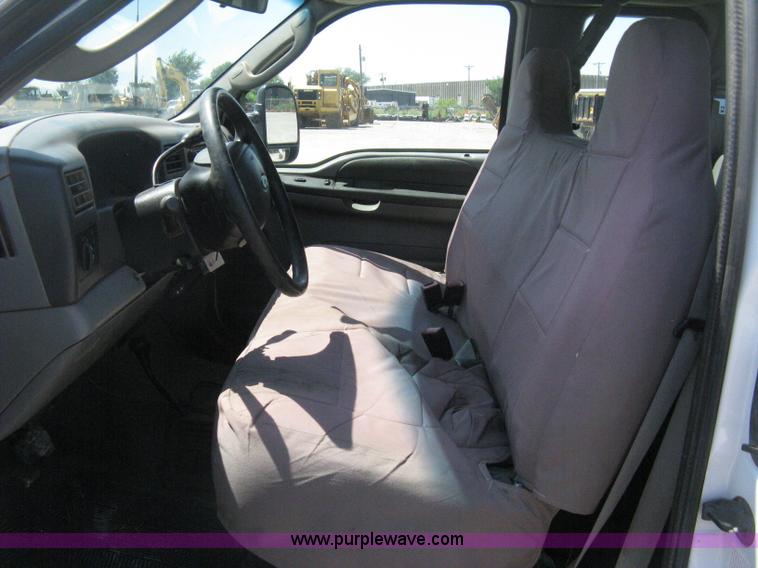 image for item H6487 2003 Ford F250 Super Duty XL SuperCab pickup truck