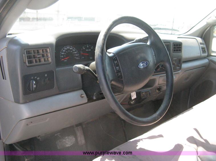 image for item H6487 2003 Ford F250 Super Duty XL SuperCab pickup truck