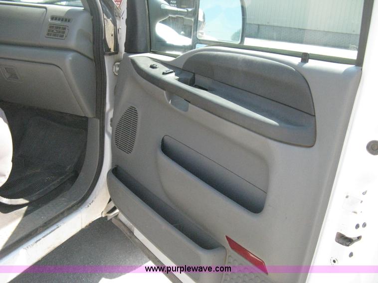 image for item H6487 2003 Ford F250 Super Duty XL SuperCab pickup truck