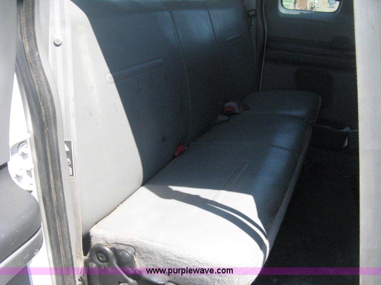 image for item H6487 2003 Ford F250 Super Duty XL SuperCab pickup truck