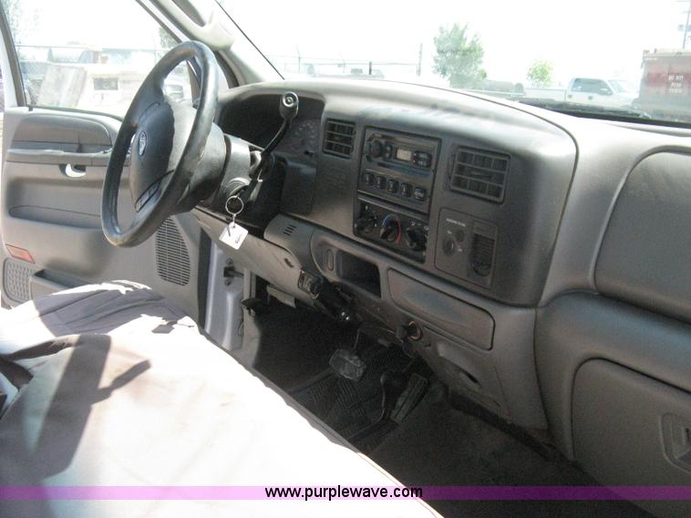 image for item H6487 2003 Ford F250 Super Duty XL SuperCab pickup truck