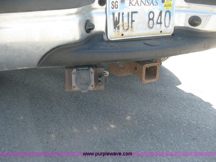 image for item H6487 2003 Ford F250 Super Duty XL SuperCab pickup truck