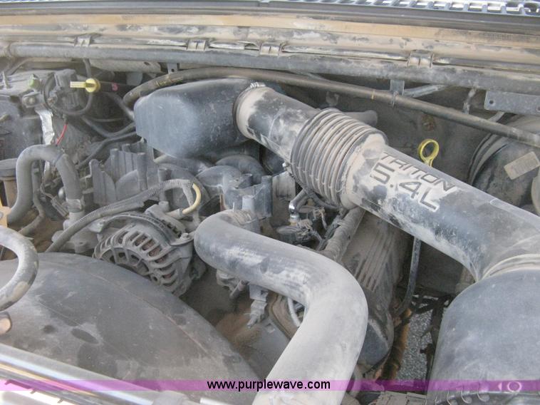 image for item H6487 2003 Ford F250 Super Duty XL SuperCab pickup truck