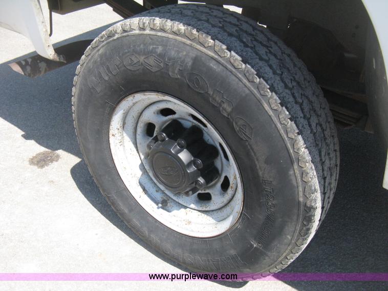 image for item H6487 2003 Ford F250 Super Duty XL SuperCab pickup truck