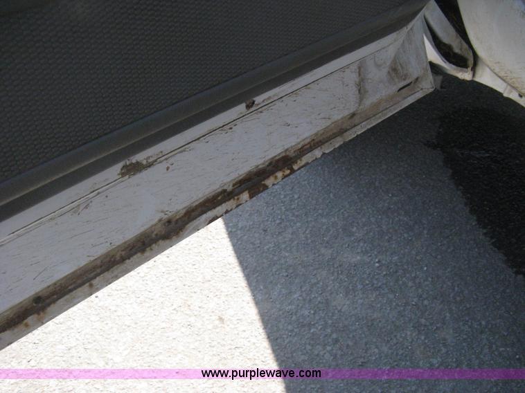 image for item H6487 2003 Ford F250 Super Duty XL SuperCab pickup truck