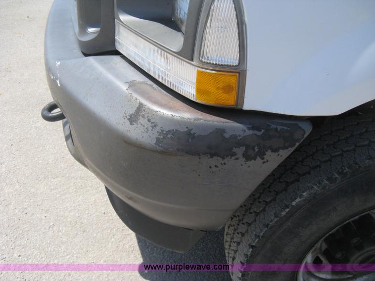 image for item H6487 2003 Ford F250 Super Duty XL SuperCab pickup truck