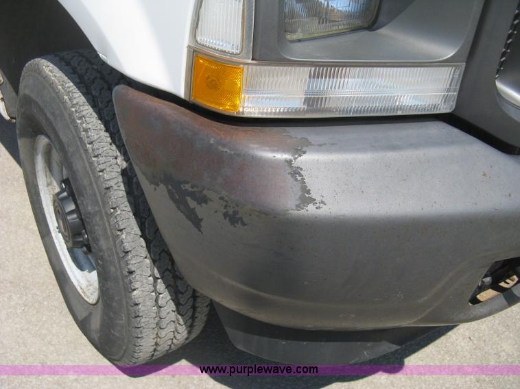 image for item H6487 2003 Ford F250 Super Duty XL SuperCab pickup truck