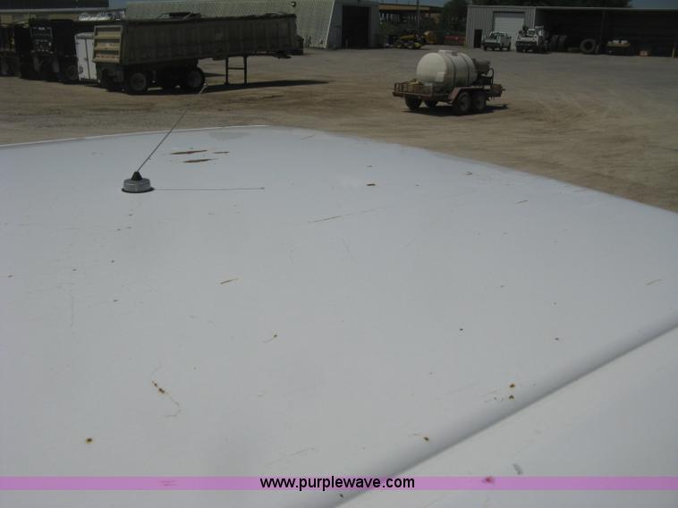 image for item H6487 2003 Ford F250 Super Duty XL SuperCab pickup truck