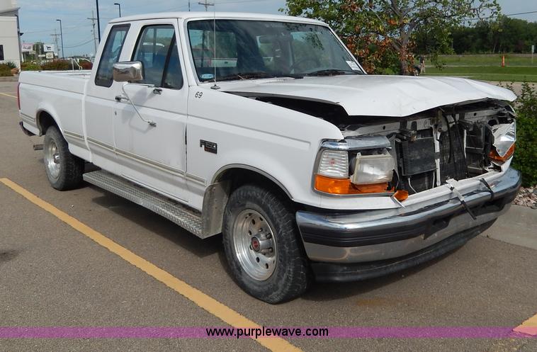 image for item I4446 1996 Ford F150 XLT SuperCab pickup truck