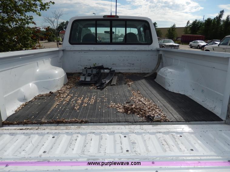 image for item I4446 1996 Ford F150 XLT SuperCab pickup truck