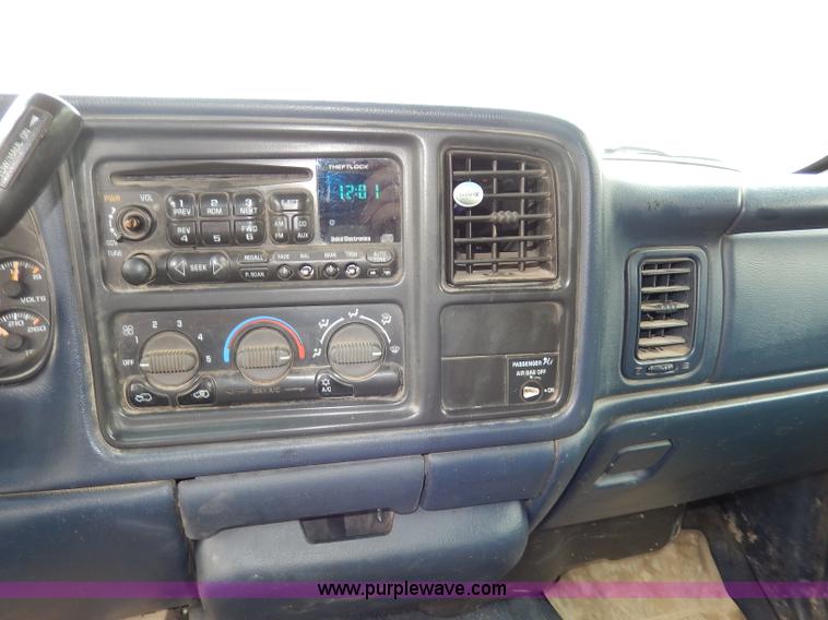 image for item I4451 1999 Chevrolet Silverado 1500 LS Extended Cab pickup truck