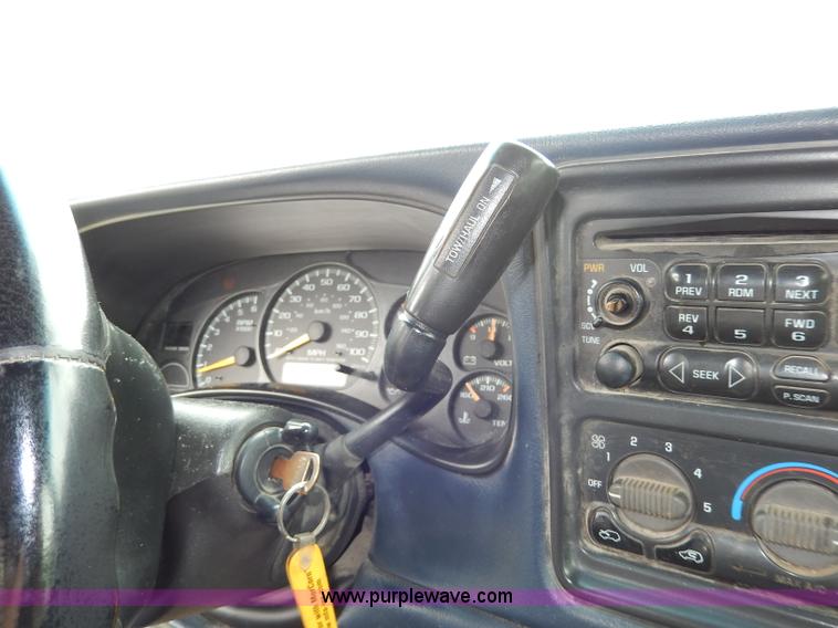 image for item I4451 1999 Chevrolet Silverado 1500 LS Extended Cab pickup truck