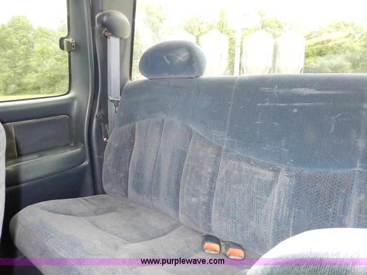 image for item I4451 1999 Chevrolet Silverado 1500 LS Extended Cab pickup truck