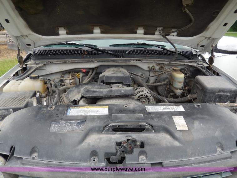 image for item I4451 1999 Chevrolet Silverado 1500 LS Extended Cab pickup truck