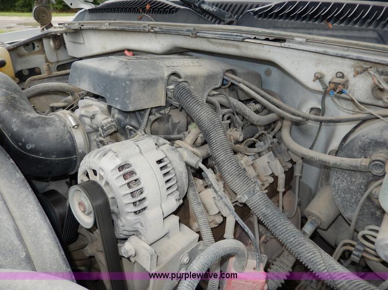 image for item I4451 1999 Chevrolet Silverado 1500 LS Extended Cab pickup truck