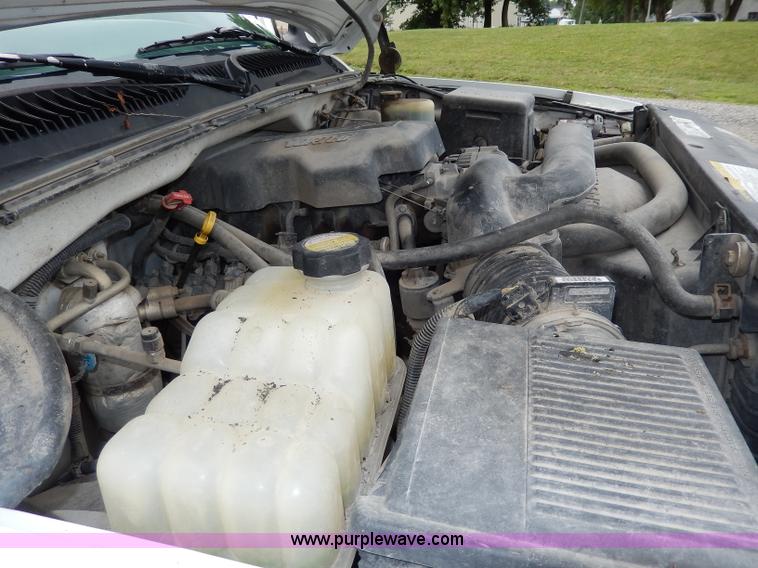 image for item I4451 1999 Chevrolet Silverado 1500 LS Extended Cab pickup truck