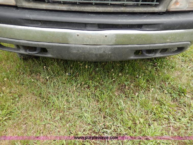 image for item I4451 1999 Chevrolet Silverado 1500 LS Extended Cab pickup truck