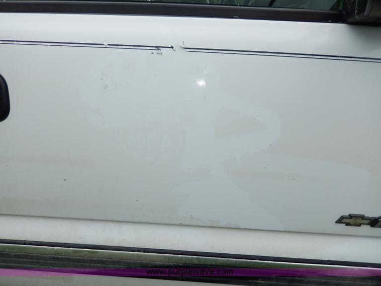 image for item I4451 1999 Chevrolet Silverado 1500 LS Extended Cab pickup truck