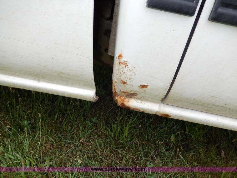 image for item I4451 1999 Chevrolet Silverado 1500 LS Extended Cab pickup truck