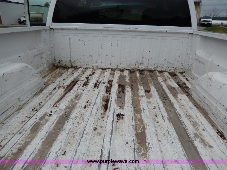 image for item I4451 1999 Chevrolet Silverado 1500 LS Extended Cab pickup truck