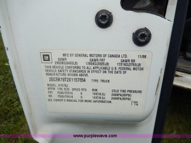 image for item I4451 1999 Chevrolet Silverado 1500 LS Extended Cab pickup truck