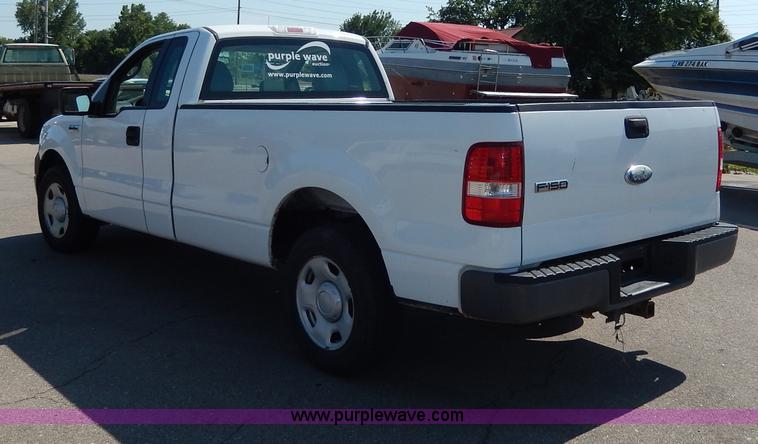 image for item I4472 2006 Ford F150 XL pickup truck