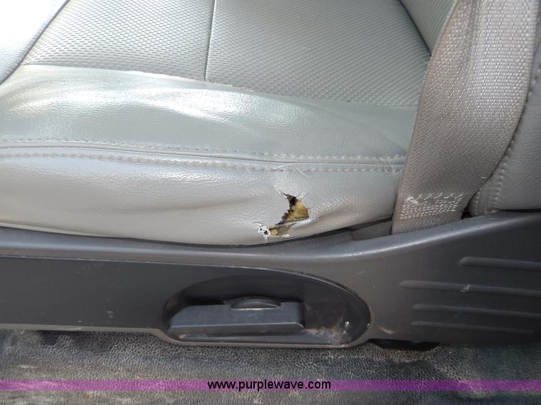 image for item I4472 2006 Ford F150 XL pickup truck