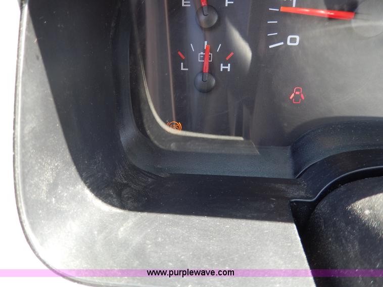 image for item I4472 2006 Ford F150 XL pickup truck