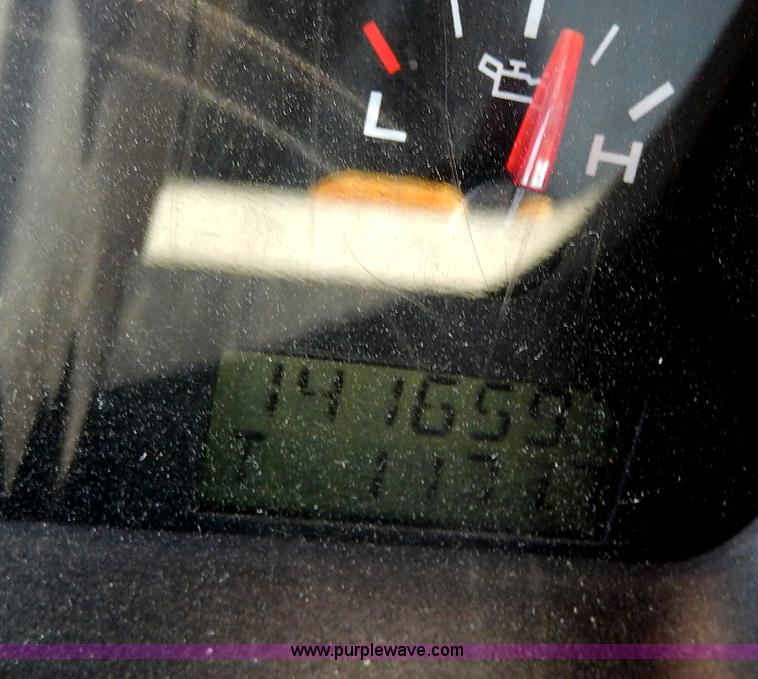 image for item I4472 2006 Ford F150 XL pickup truck