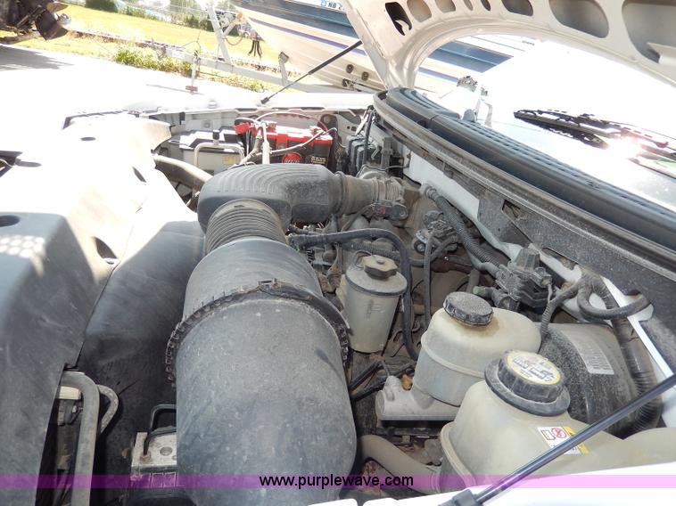 image for item I4472 2006 Ford F150 XL pickup truck