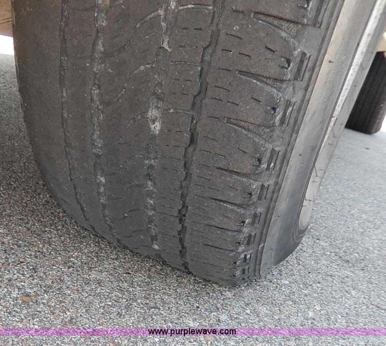 image for item I4472 2006 Ford F150 XL pickup truck