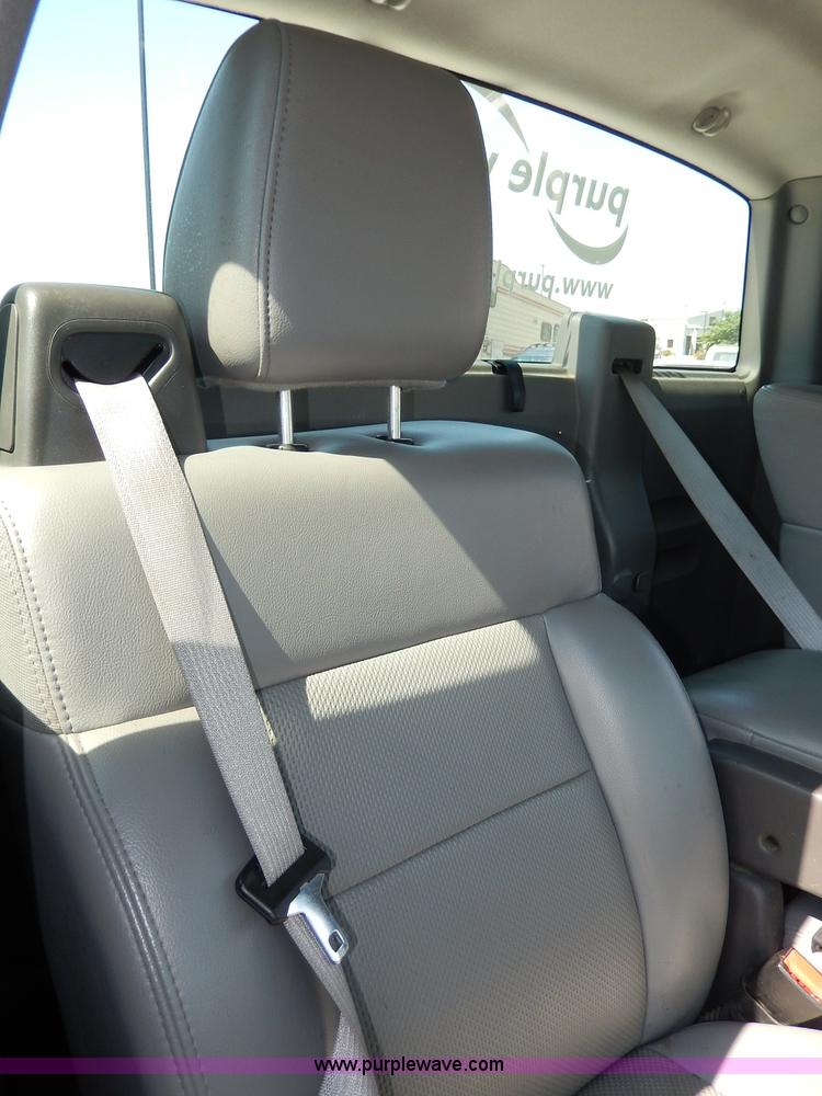 image for item I4472 2006 Ford F150 XL pickup truck