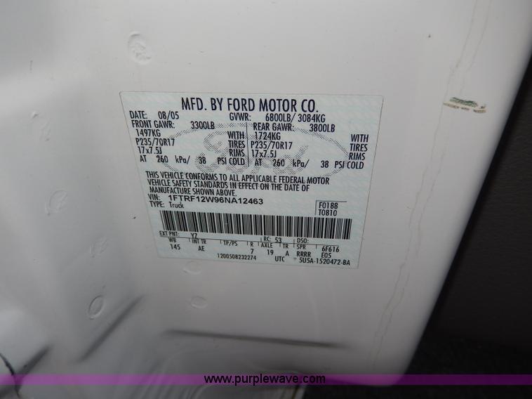 image for item I4472 2006 Ford F150 XL pickup truck