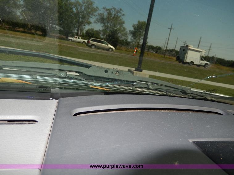 image for item I4472 2006 Ford F150 XL pickup truck