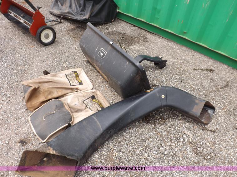 image for item I7674 John Deere 320 lawn mower