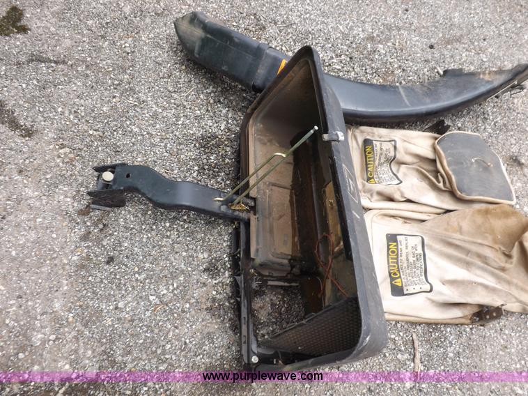 image for item I7674 John Deere 320 lawn mower