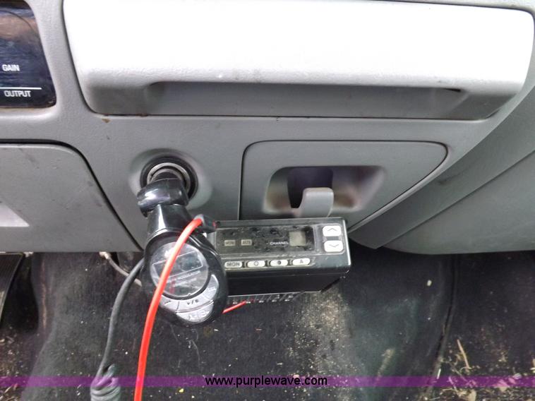 image for item I7691 2005 Ford F250 Super Duty XLT Crew Cab pickup truck