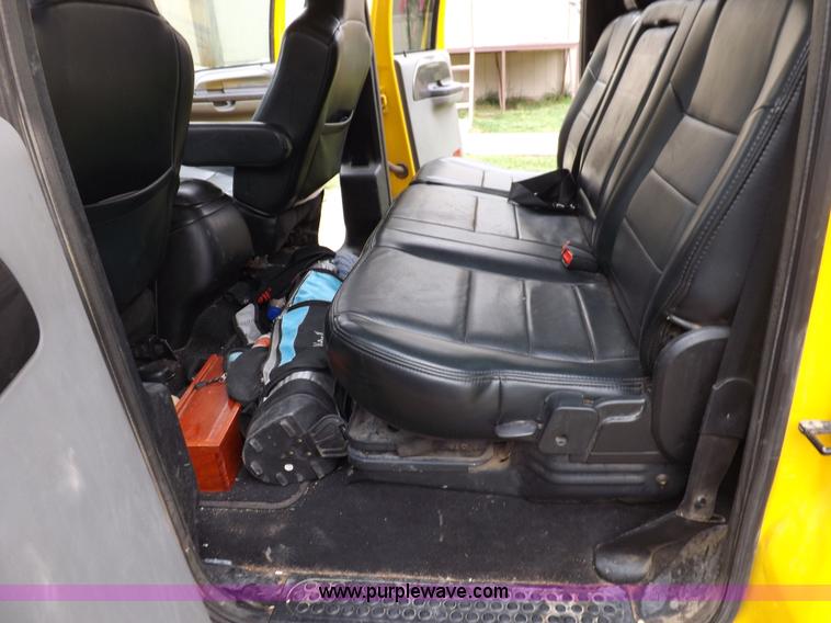 image for item I7691 2005 Ford F250 Super Duty XLT Crew Cab pickup truck