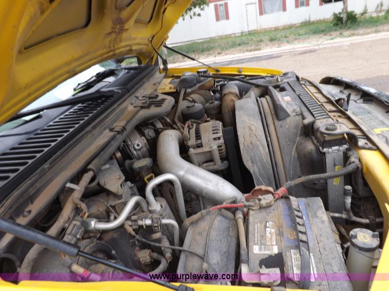 image for item I7691 2005 Ford F250 Super Duty XLT Crew Cab pickup truck