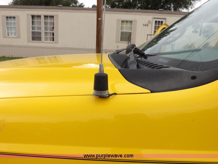 image for item I7691 2005 Ford F250 Super Duty XLT Crew Cab pickup truck