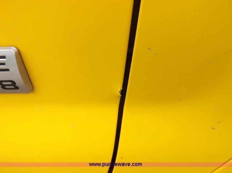 image for item I7691 2005 Ford F250 Super Duty XLT Crew Cab pickup truck