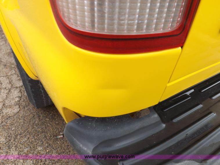 image for item I7691 2005 Ford F250 Super Duty XLT Crew Cab pickup truck