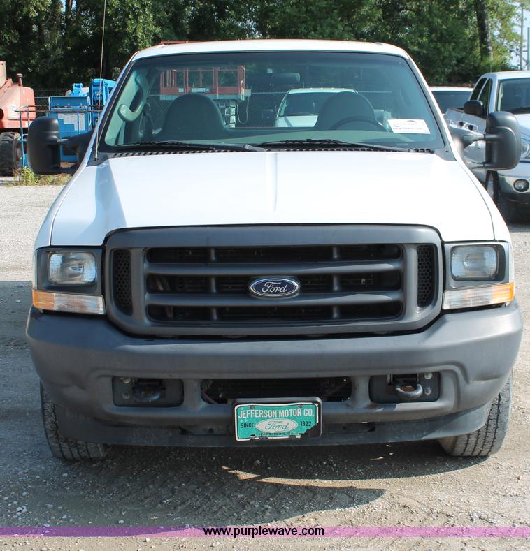 image for item I7936 2004 Ford F250 Super Duty XL Pickup truck